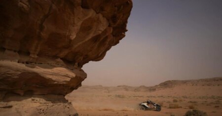 Dakar Rally moves through sweeping desert landscapes, in photos Dakar Rally moves through sweeping desert landscapes, in photos