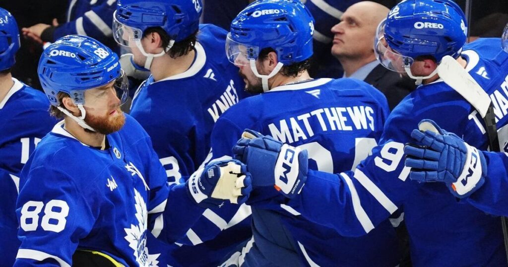 Nylander returns with three-point effort as Maple Leafs cruise past Canucks 5-0