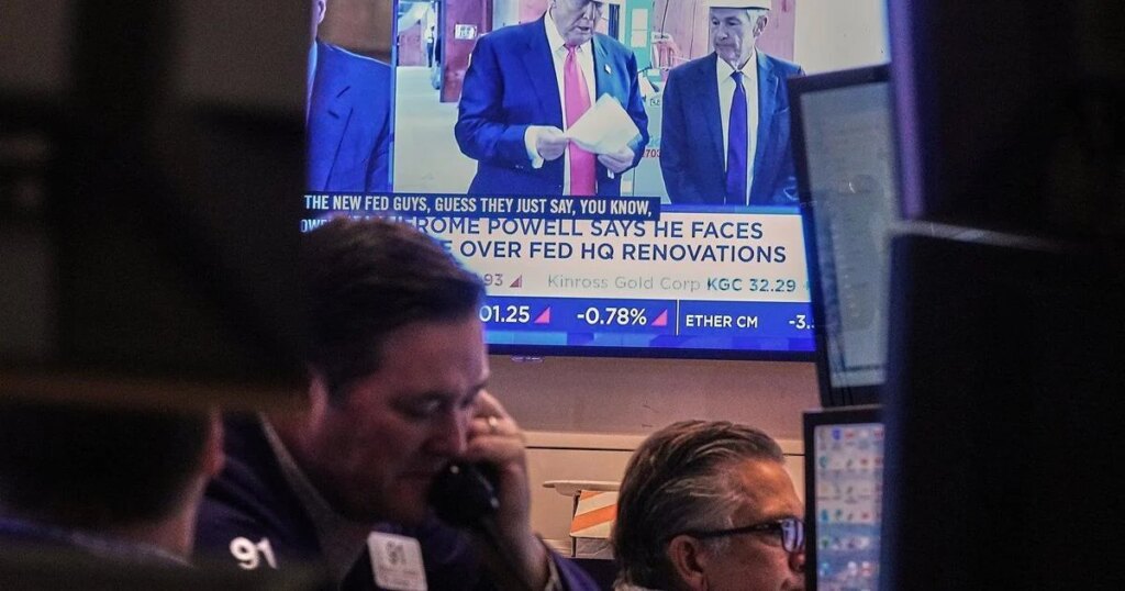 Materials push S&P/TSX composite to another high, U.S. markets also hit records