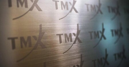 S&P/TSX composite edging higher on basic materials, U.S. markets closed S&P/TSX composite edging higher on basic materials, U.S. markets closed