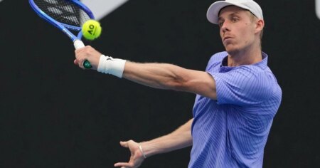 Canada’s Shapovalov advances to Australian Open second round with straight-sets win Canada’s Shapovalov advances to Australian Open second round with straight-sets win