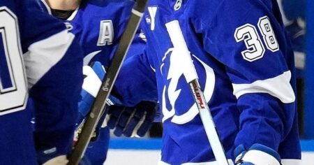 NHL roundup: Hagel scores twice as Lightning beat Sharks 4-1 NHL roundup: Hagel scores twice as Lightning beat Sharks 4-1