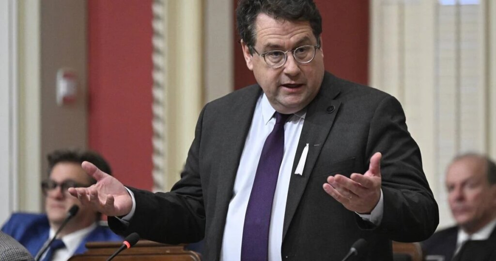 Quebec pushes back greenhouse gas reduction target by five years to 2035