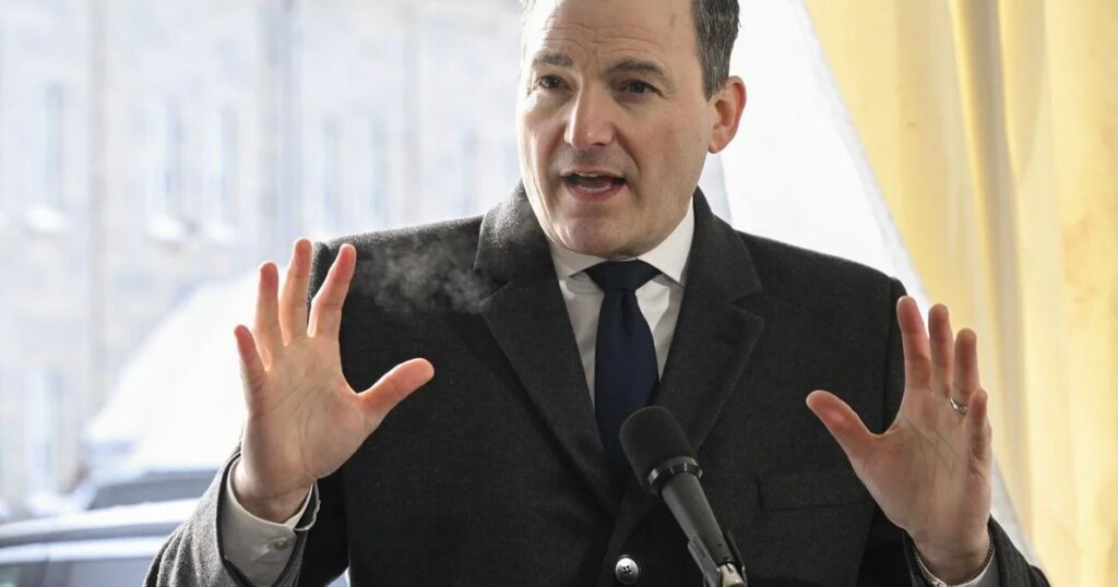 Government plans to bring forward online harms bill, AI minister says