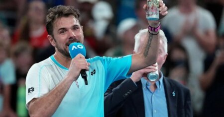 Cheers! Stan Wawrinka bids farewell at Australian Open with beers and gratitude Cheers! Stan Wawrinka bids farewell at Australian Open with beers and gratitude