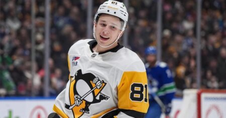 Kindel shines in homecoming, leads Penguins to 3=2 win over Canucks Kindel shines in homecoming, leads Penguins to 3=2 win over Canucks
