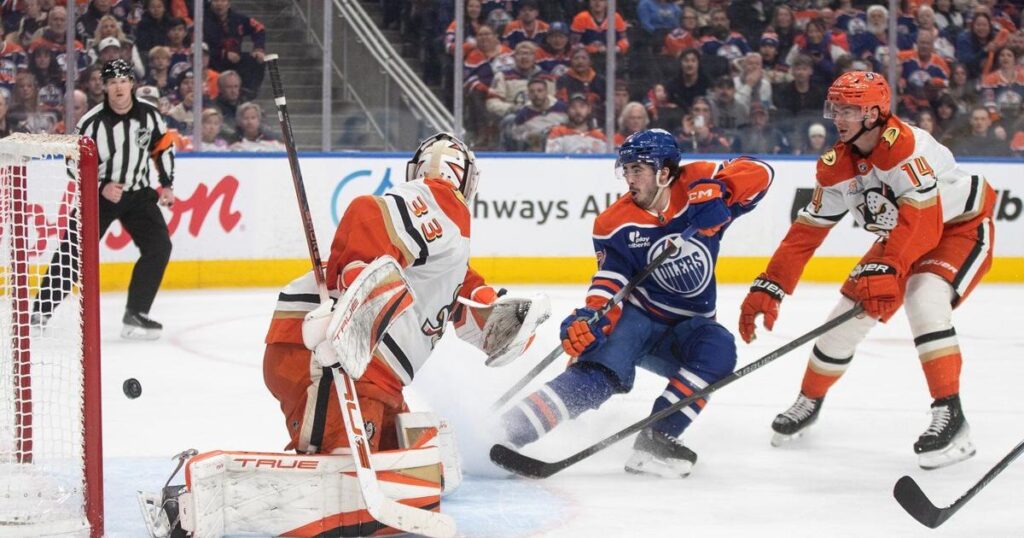 Ekholm scores hat trick, Edmonton Oilers hold off Anaheim Ducks for 7-4 victory