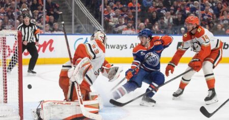 Ekholm scores hat trick, Edmonton Oilers hold off Anaheim Ducks for 7-4 victory Ekholm scores hat trick, Edmonton Oilers hold off Anaheim Ducks for 7-4 victory