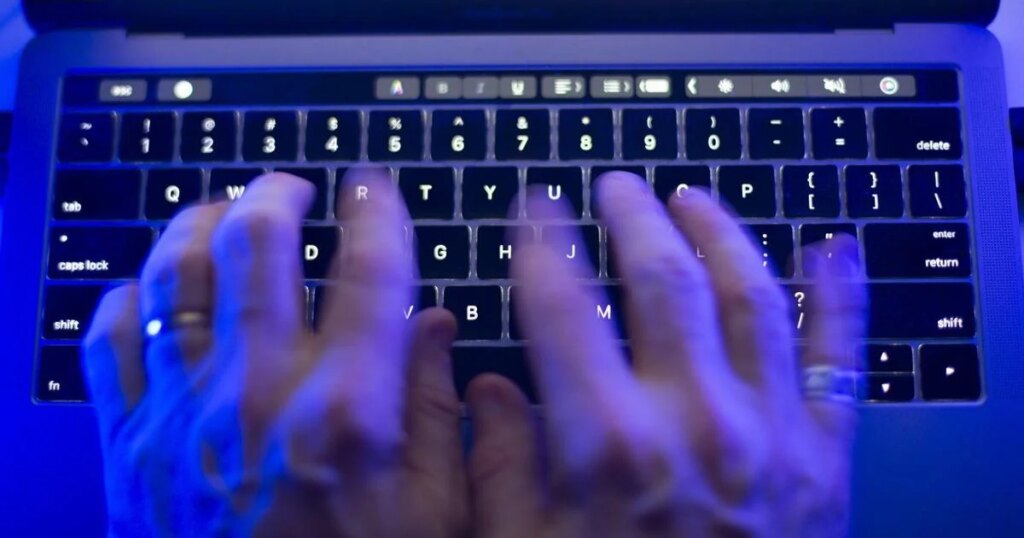 Criminals using AI to commit ransomware attacks, cybersecurity centre warns