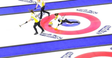 Canada’s Einarson, Manitoba’s Lawes advance at Scotties Tournament of Hearts