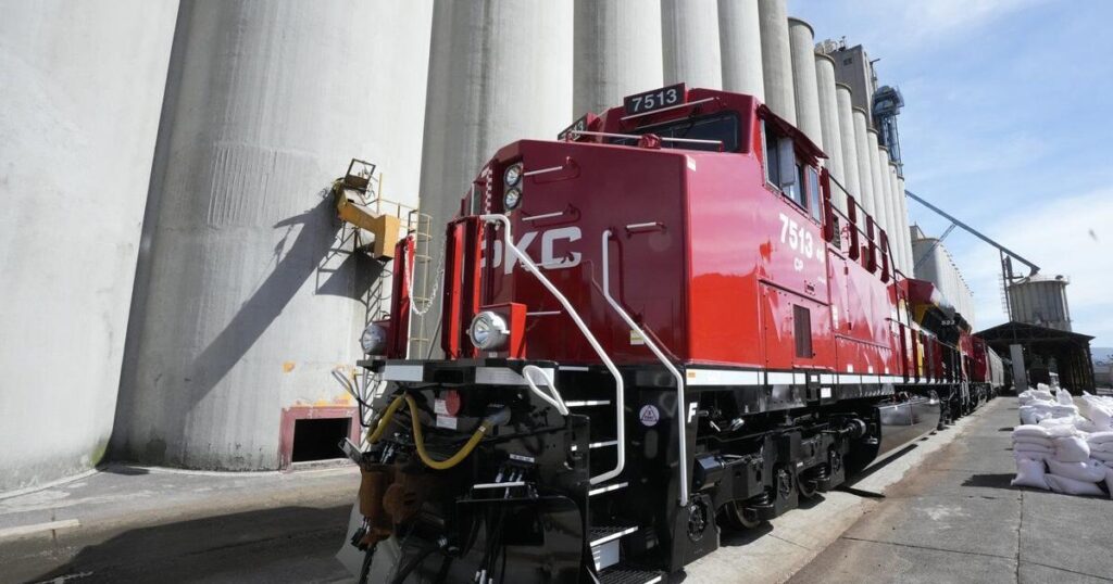 CPKC breaks monthly Canadian grain shipping records amid higher grain revenues
