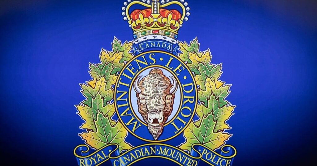 Alberta junior hockey team says 3 players dead in vehicle crash