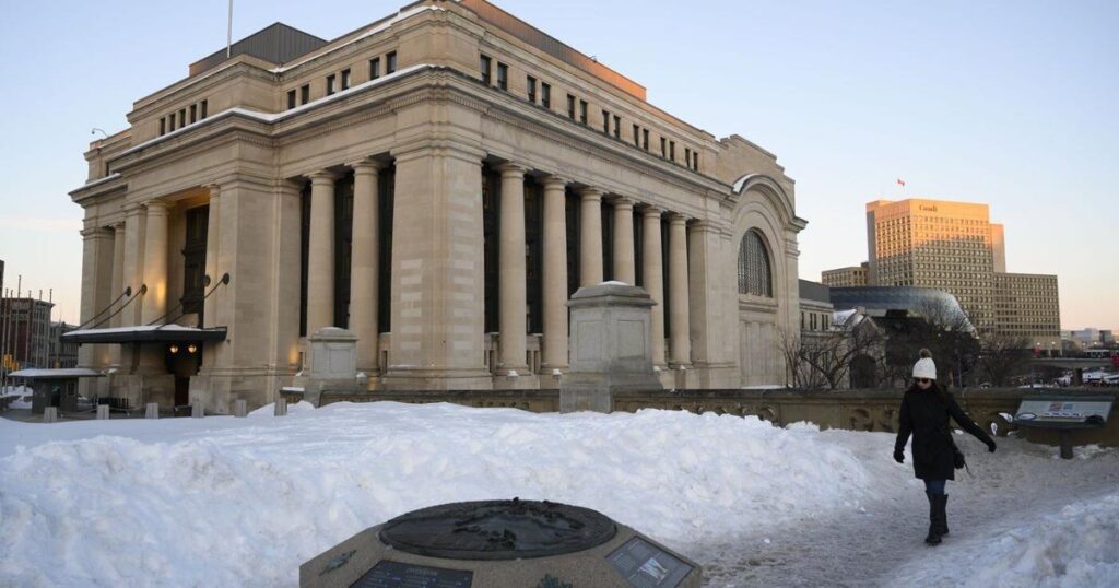 Immigration measures stay in border bill with no amendment