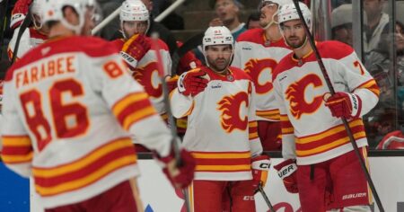 Nazem Kadri scores 2 goals to lead the Flames to a 4-1 win over the Sharks Nazem Kadri scores 2 goals to lead the Flames to a 4-1 win over the Sharks