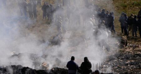 Death toll rises to 22 after cargo plane carrying money crashes near Bolivia’s capital Death toll rises to 22 after cargo plane carrying money crashes near Bolivia’s capital