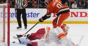 Gauthier scores twice as Ducks edge Flames 3-2 in shootout