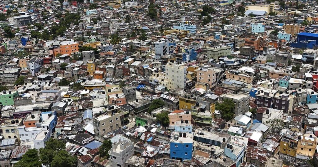 Canadians involved in bus crash in Dominican Republic: embassy