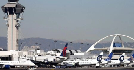United flight returns to LA airport for an evacuation after a reported fire United flight returns to LA airport for an evacuation after a reported fire