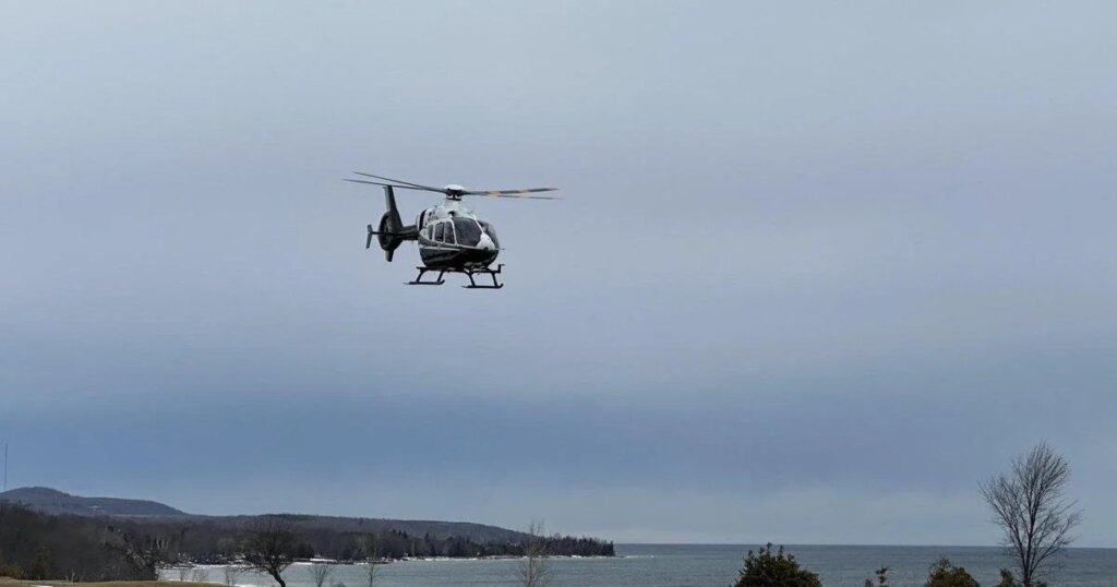 23 fishermen rescued when ice shelf broke from Georgian Bay shore: police
