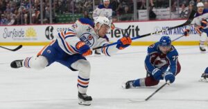 McDavid’s late power-play winner lifts Oilers past Avalanche 4-3 McDavid’s late power-play winner lifts Oilers past Avalanche 4-3