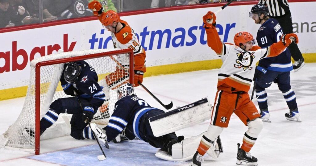 Ducks continue determined push for playoffs with solid 3-1 win over Jets
