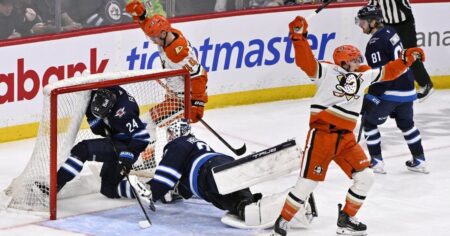 Ducks continue determined push for playoffs with solid 3-1 win over Jets Ducks continue determined push for playoffs with solid 3-1 win over Jets