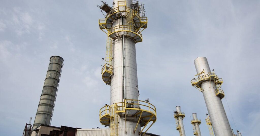 What will the carbon price cost the oilsands? A Timbit per barrel, one analysis says