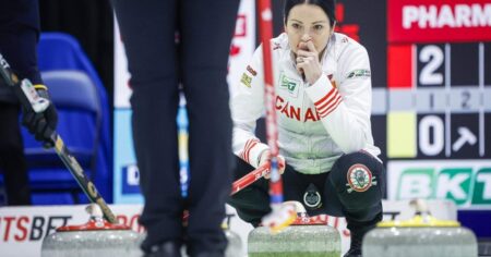 Excited Einarson opens ‘louder’ world championship with 7-5 win over Sweden Excited Einarson opens ‘louder’ world championship with 7-5 win over Sweden