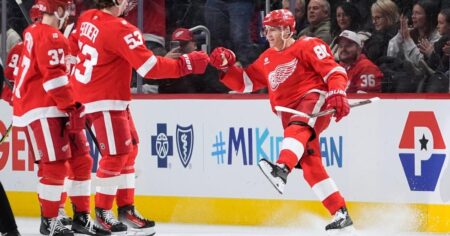 NHL roundup: Kane scores twice to lead Red Wings to 5-2 win over Flames NHL roundup: Kane scores twice to lead Red Wings to 5-2 win over Flames
