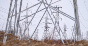 Strong winds leave thousands without power in Central Canada, Maritimes Strong winds leave thousands without power in Central Canada, Maritimes
