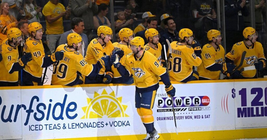 NHL roundup: Stamkos moves to 7th in power-play goals as Predators beat Golden Knights 4-1
