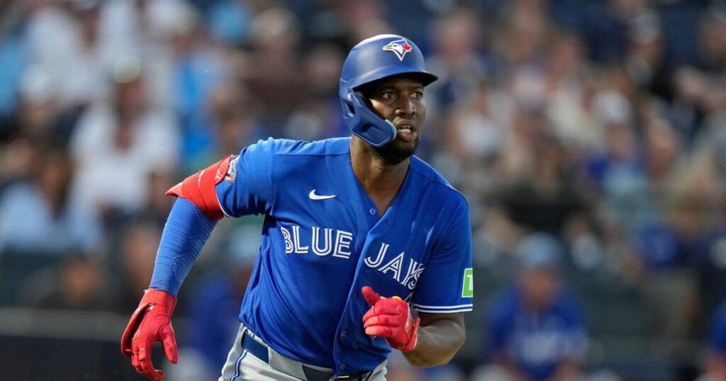 Guerrero, Kirk, Sanchez help Jays roll to 14-1 win in final game of spring training