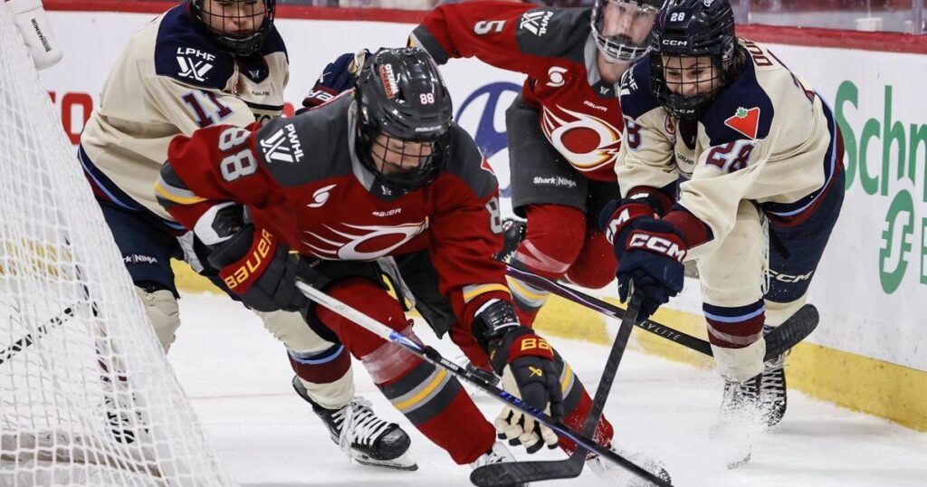 Leslie plays OT hero as Charge edge Victoire 2-1 in Winnipeg