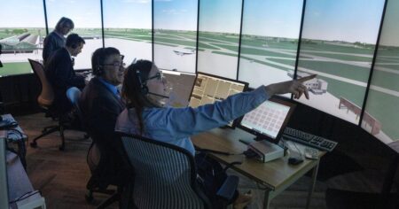 Canada is short 200 air traffic controllers, Nav Canada says Canada is short 200 air traffic controllers, Nav Canada says