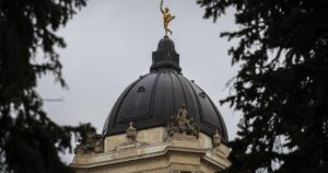 Manitoba restaurants say tax cut on groceries puts them at a disadvantage Manitoba restaurants say tax cut on groceries puts them at a disadvantage