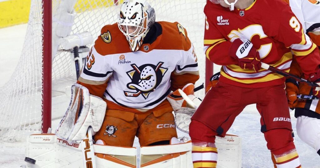 Granlund caps hat trick with OT winner as Ducks defeat Flames 3-2