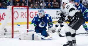 Kuemper posts 19-save shutout, Los Angeles Kings blank Vancouver Canucks 4-0