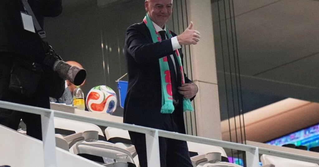 Sheinbaum meets FIFA’s Infantino to review Mexico’s 2026 World Cup preparations