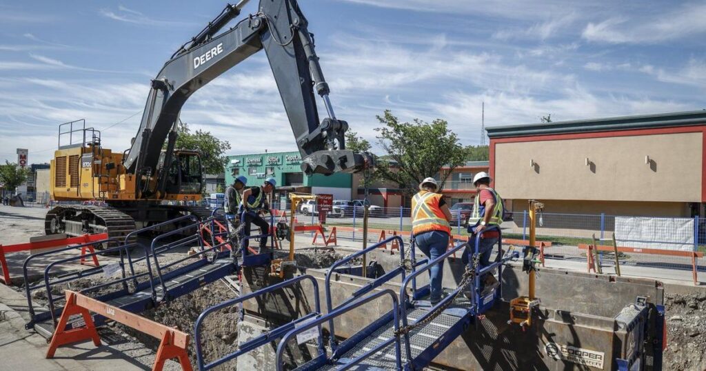 Calgary lifts water restrictions after 3 weeks as work continues to replace pipe