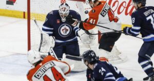 Couturier, Cates’ three-point efforts lead Flyers in 7-1 thumping of Jets