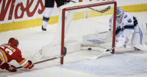 Flames continue strong play at home with 4-1 win over playoff-bound Mammoth