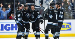 Schmaltz scores twice as Mammoth ground Jets 5-3