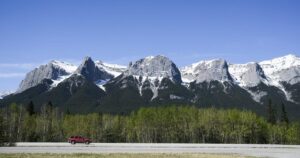 Alberta looks to replace highway welcome signs with province-shaped placards
