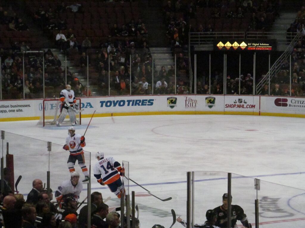 Strome scores against former team, Ducks’ late-season skid extends to 5 games with 5-3 loss to Flames