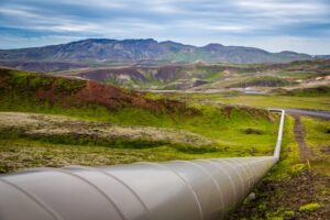 Mideast war, pipeline push serve as backdrop to oil and gas investment conference