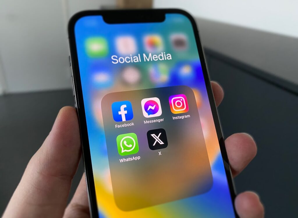 Ottawa ‘very seriously’ considering social media ban for kids, minister says Ottawa ‘very seriously’ considering social media ban for kids, minister says