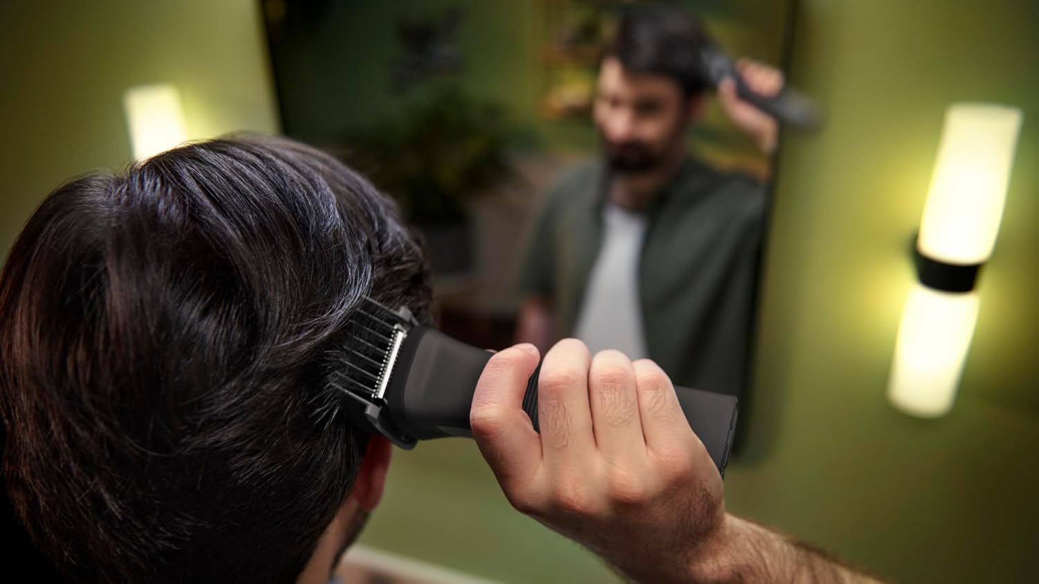 Philips Multigroom 7000 Series, All-in-One Shaver,... - Image 17