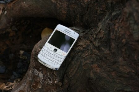 BlackBerry Q2 Revenue Jumps 26% on Record QNX Sales BlackBerry Q2 Revenue Jumps 26% on Record QNX Sales
