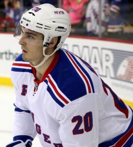Canadiens Extend Martin St. Louis and Sign Chris Kreider as NHL Camps Open Canadiens Extend Martin St. Louis and Sign Chris Kreider as NHL Camps Open