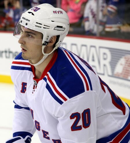 Canadiens Extend Martin St. Louis and Sign Chris Kreider as NHL Camps Open
